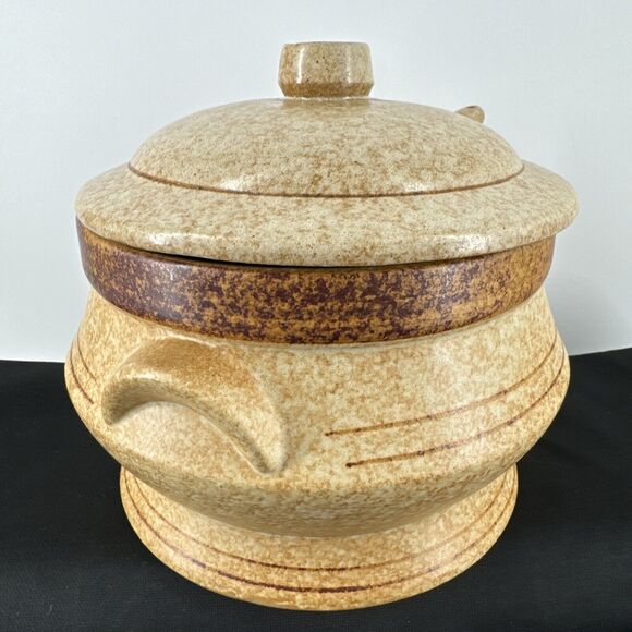 Soup Tureen 3 QT Pottery Craft Stoneware Sand Brown Tan Serving Bowl USA Vintage - Picture 5 of 16
